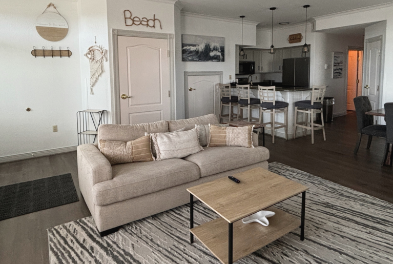 VILLA 849 LIVING ROOM AND KITCHEN